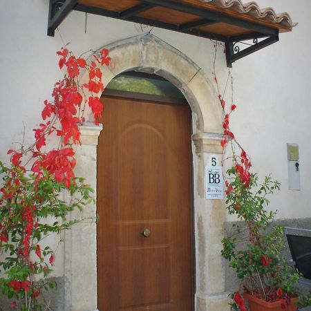 Medieval Village Of Pacentro Екстериор снимка