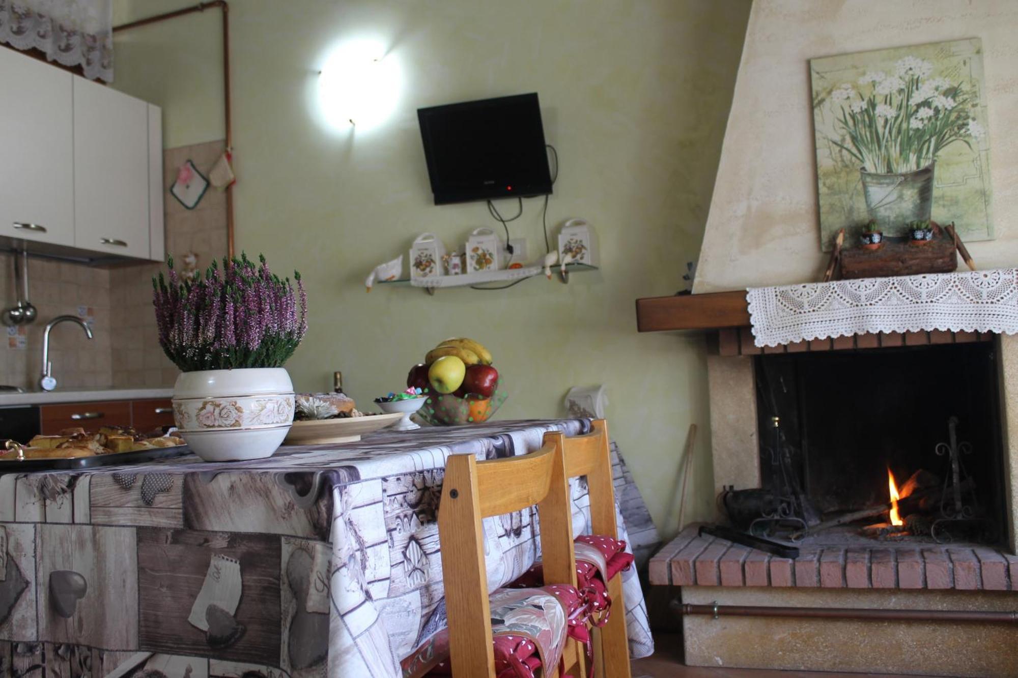 Medieval Village Of Pacentro Екстериор снимка