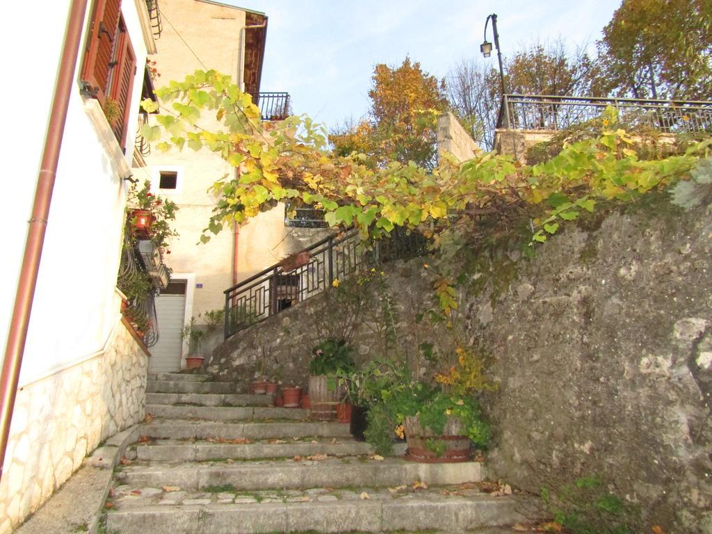 Medieval Village Of Pacentro Екстериор снимка